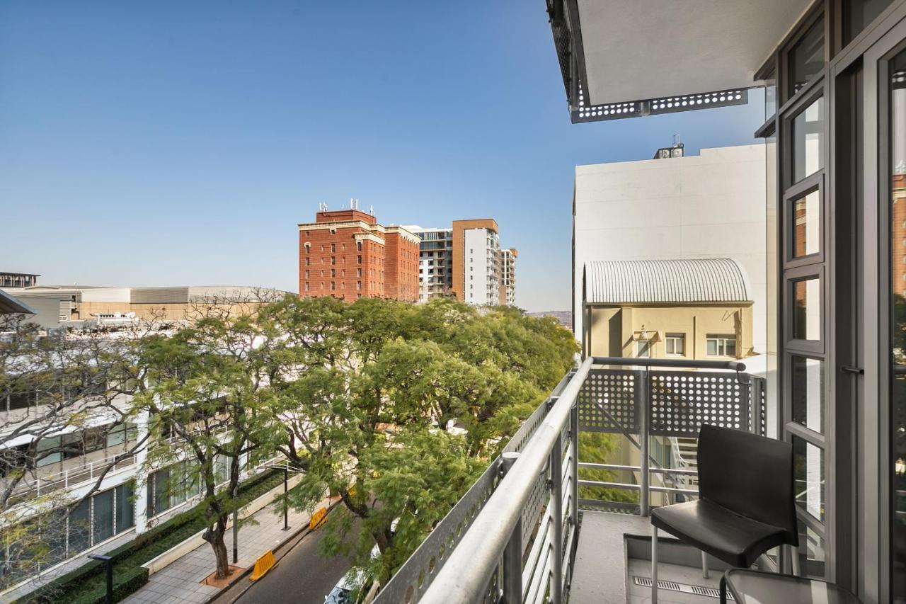 Easy Stay - The Median Rosebank Johannesburg Eksteriør billede